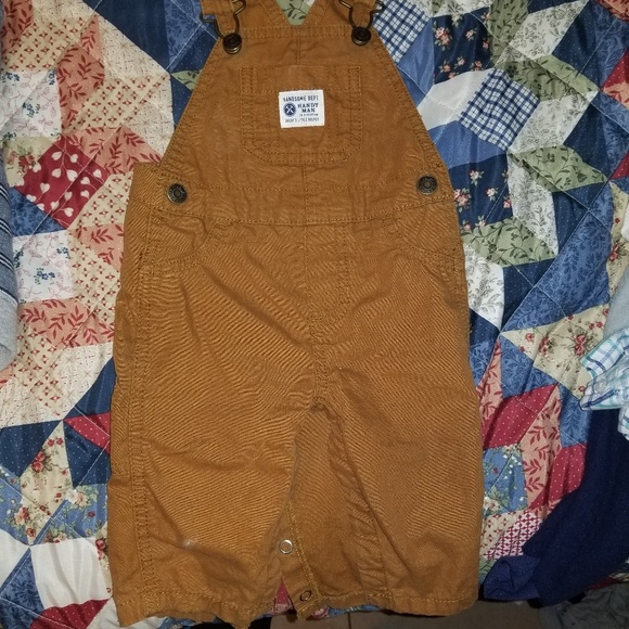 Brown overalls with sweater - Picture 2 of 4